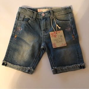 Free Planet Bermuda Shorts Size 6